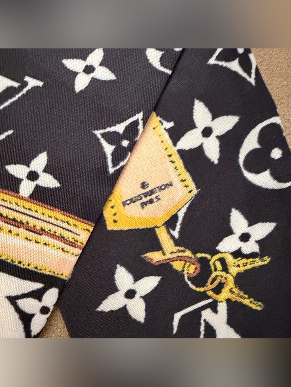 Monogram Chain & Lock Silk Twilly Scarf Black White Luxury Accessory - Picture 3 of 6